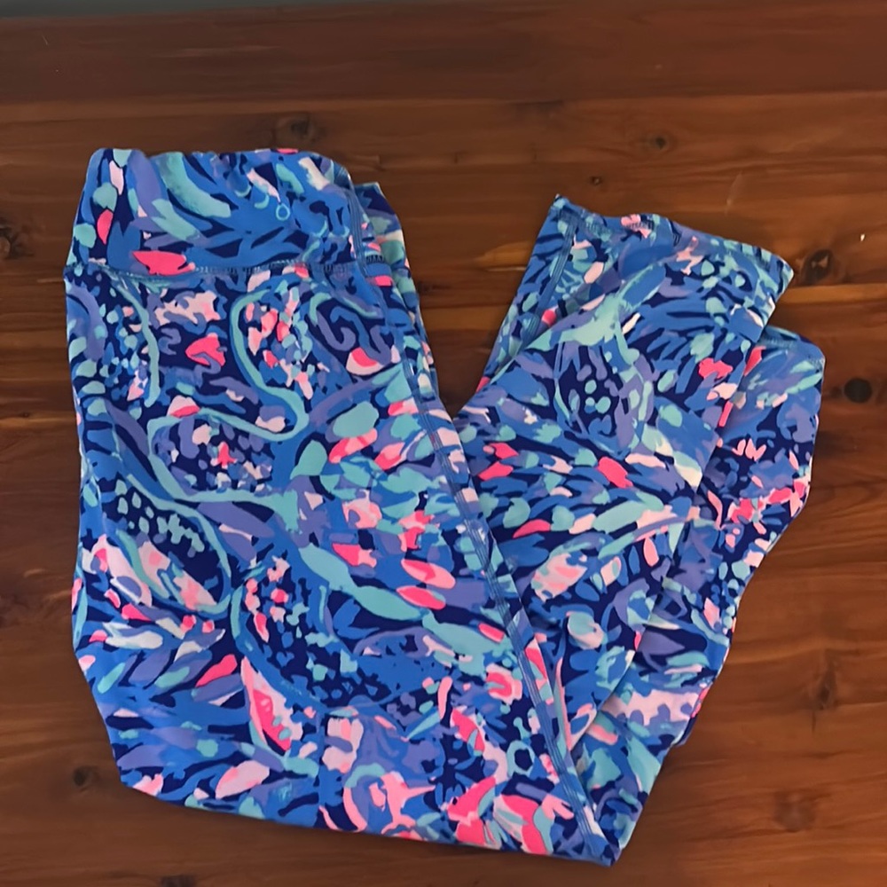 Lilly Pulitzer Luxletic Blue Medium Caprin Length